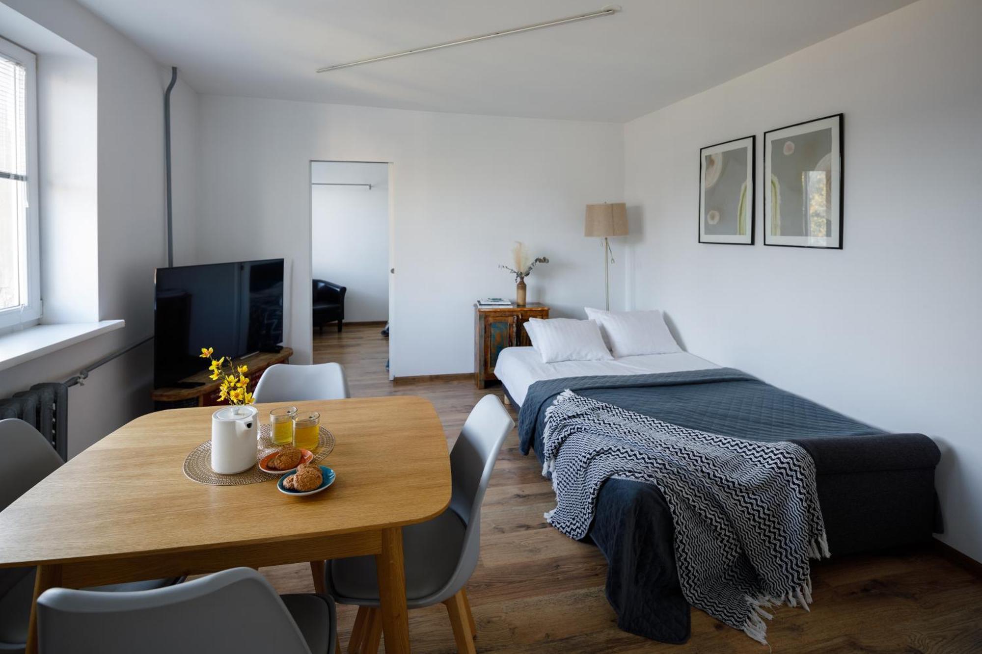 ריגה Brivibas Yard Apartment With Parking In City Center מראה חיצוני תמונה