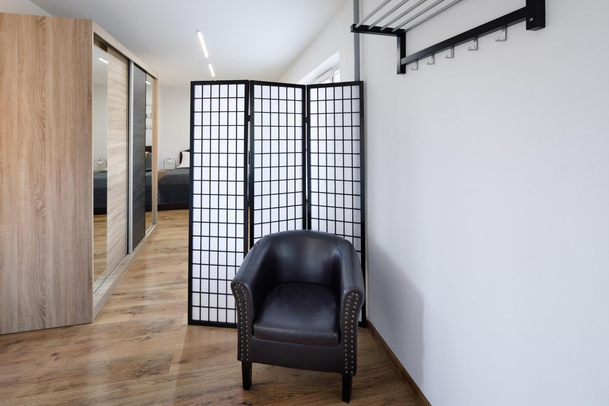ריגה Brivibas Yard Apartment With Parking In City Center מראה חיצוני תמונה